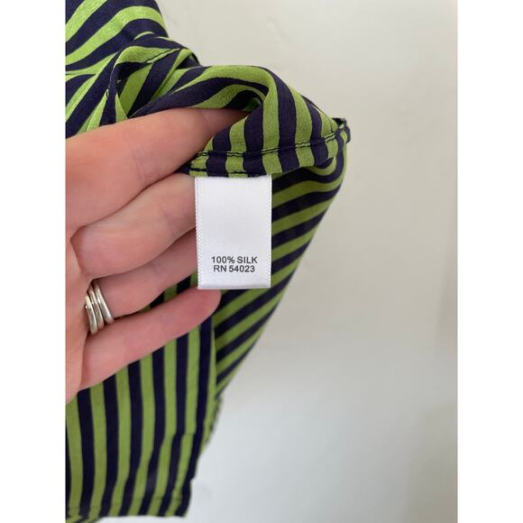 Banana Republic Oversized Stripped Button Up Silk LS Blouse Corporate Goth Green - Picture 4 of 6